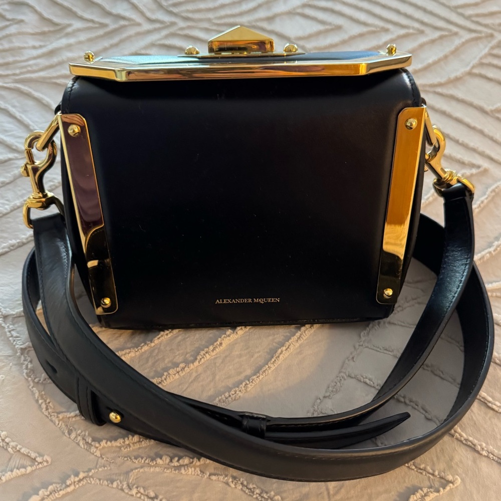 Alexander McQueen Black Crossbody with Gold Details - Picture 3 of 16